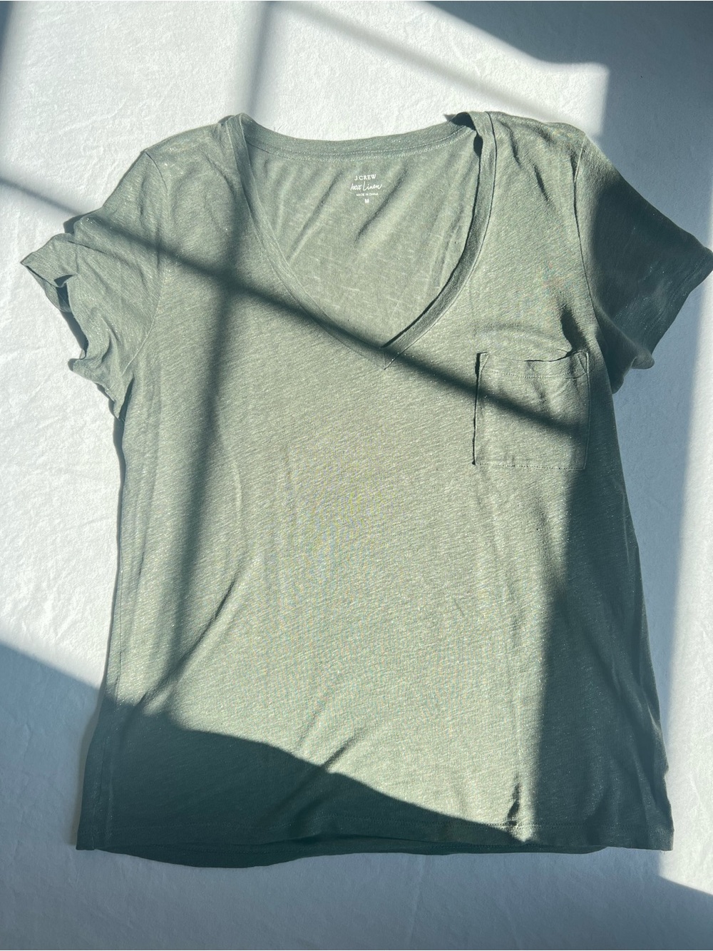 J. Crew 100% linen V-Neck Pocket Tee in Olive M